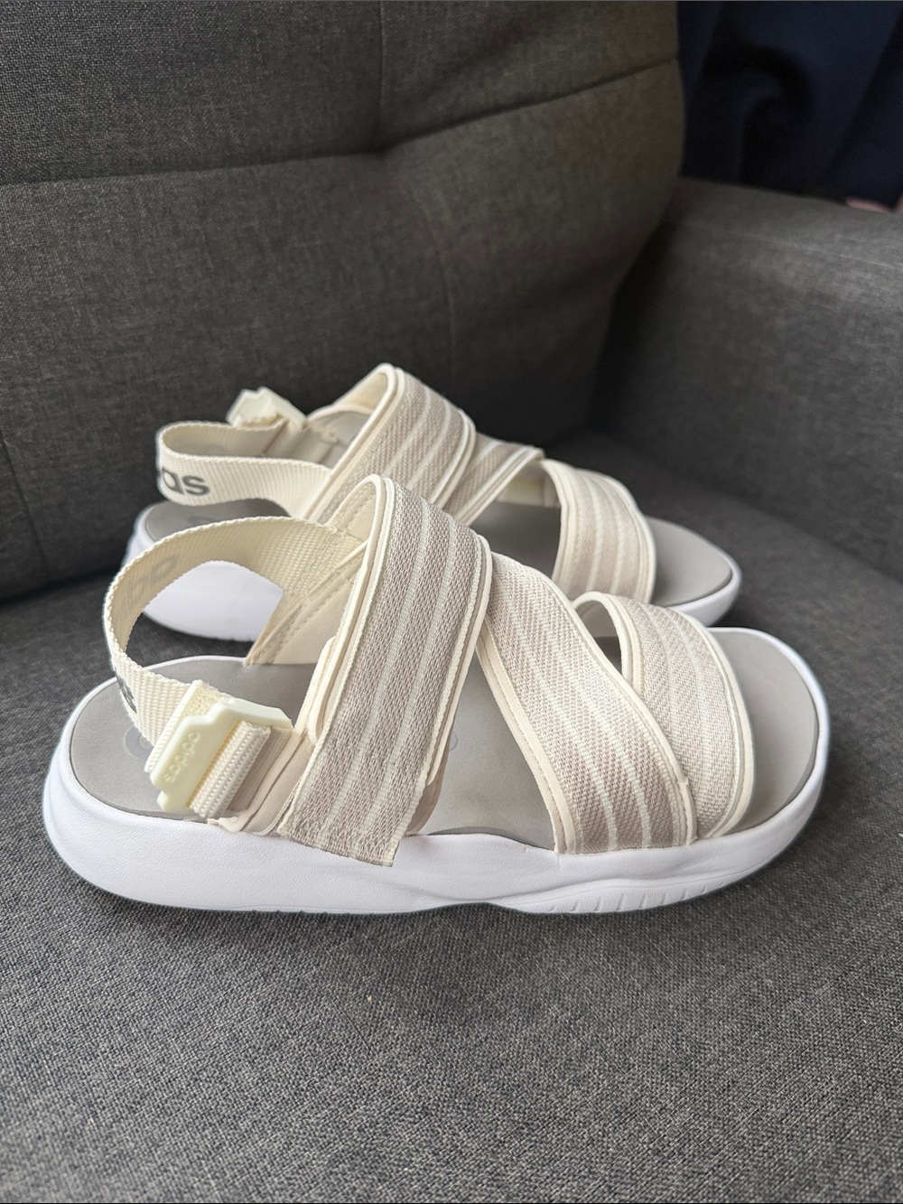 Adidas Women’s 90s Sandals Beige Cream Strappy Sport Size 6